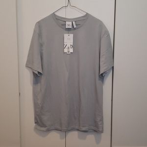*BRAND NEW W/TAG* Zara T-shirt